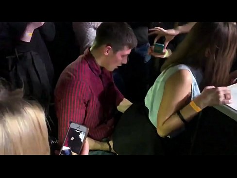 ❤️ Echte seks yn in Russyske nachtclub. 18-jierrich Russysk famke yn 'e anus en fagina neukt yn in nachtclub ❤ Pornofideo by porno fy.redporn-tv.ru ❌️